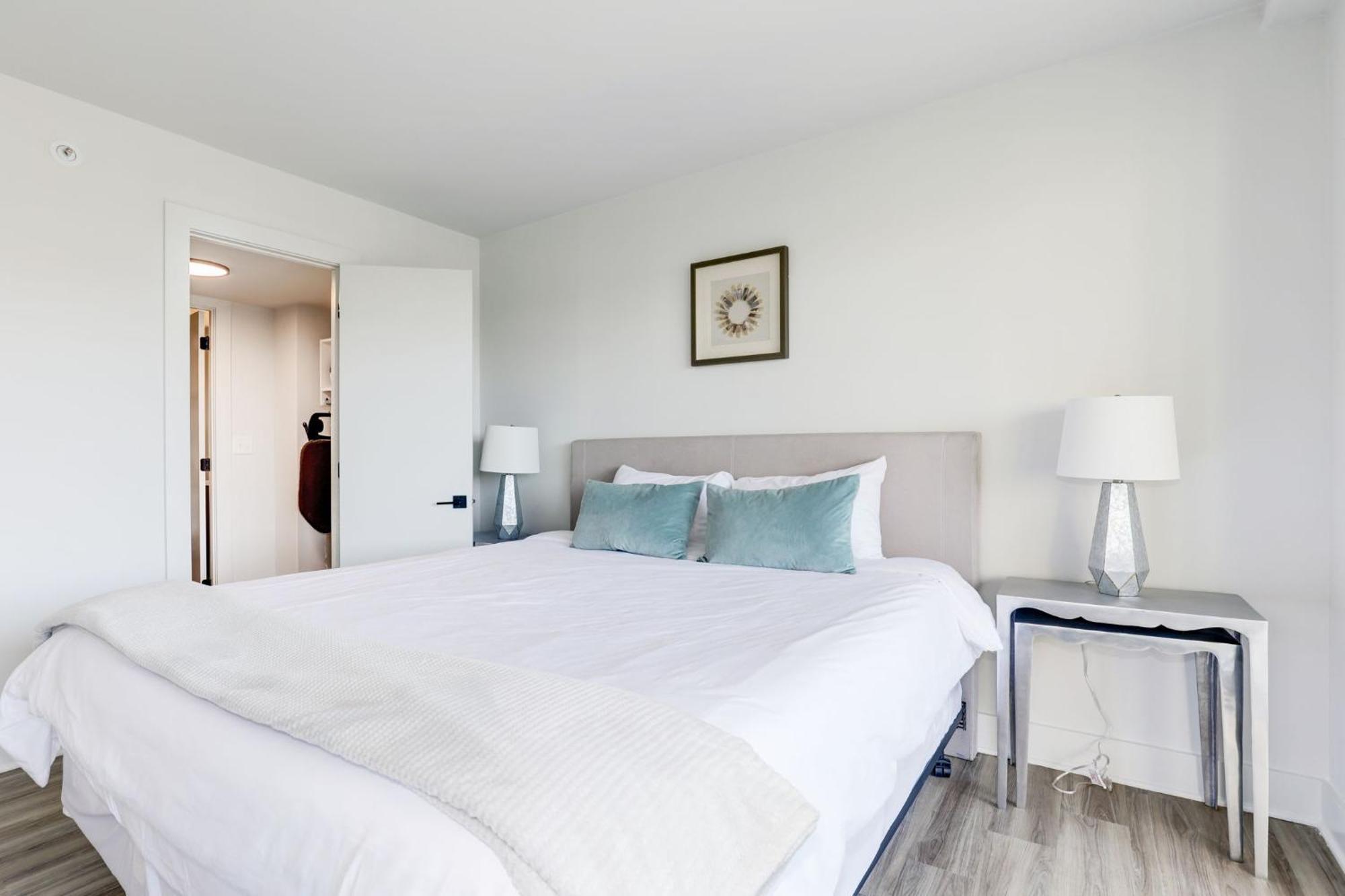 2Br Executive Apartment In Prime Location Arlington Exterior photo